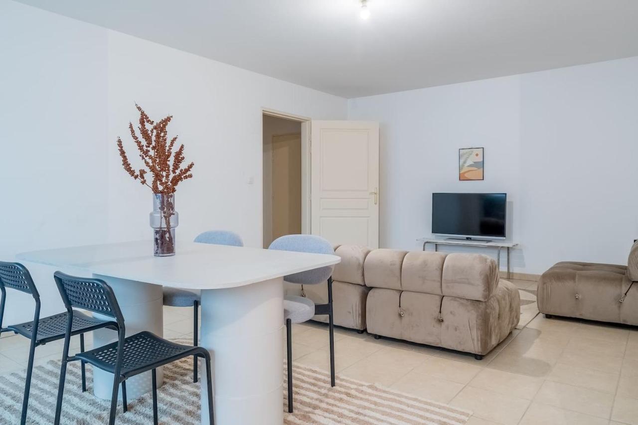 T2 Panier Avec Loggia Apartment Marseille Luaran gambar